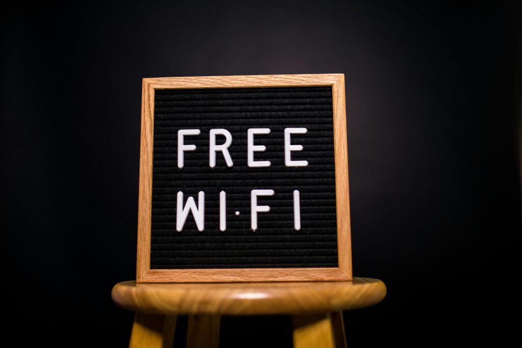 避免使用公共 Wi-Fi 小心便利背後的陷阱