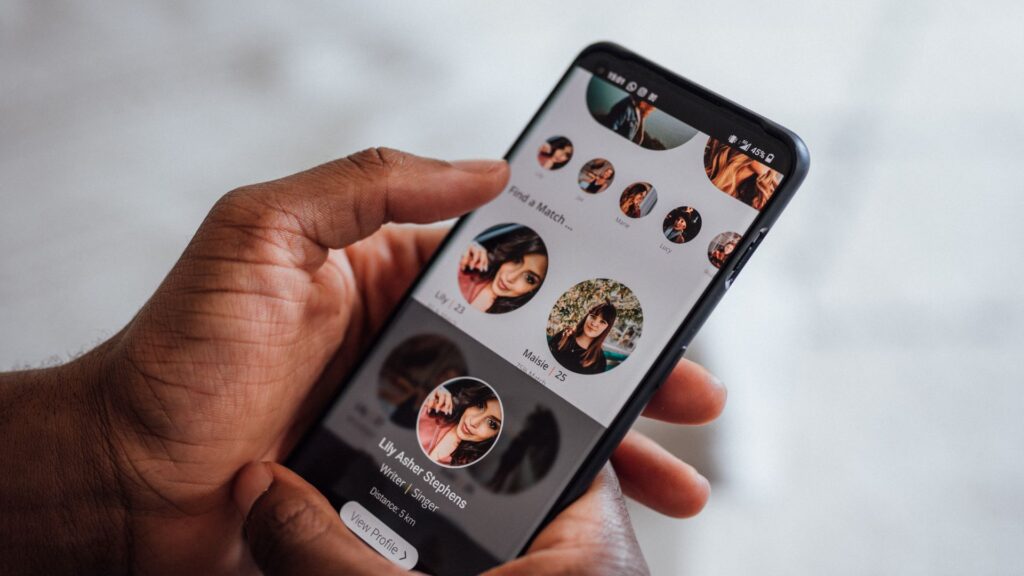 網路詐騙：遠距戀愛交友詐騙